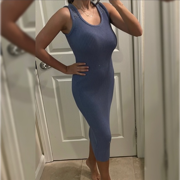 Dress - Picture 1 of 3
